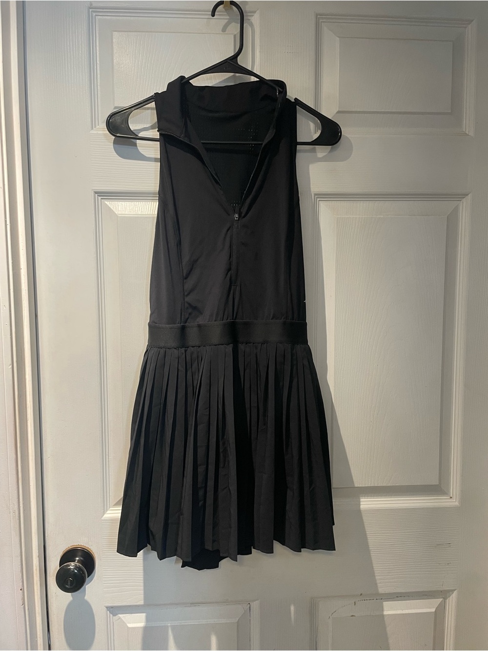 HALARA Black Sleeveless Pleated Athletic Dress Medium